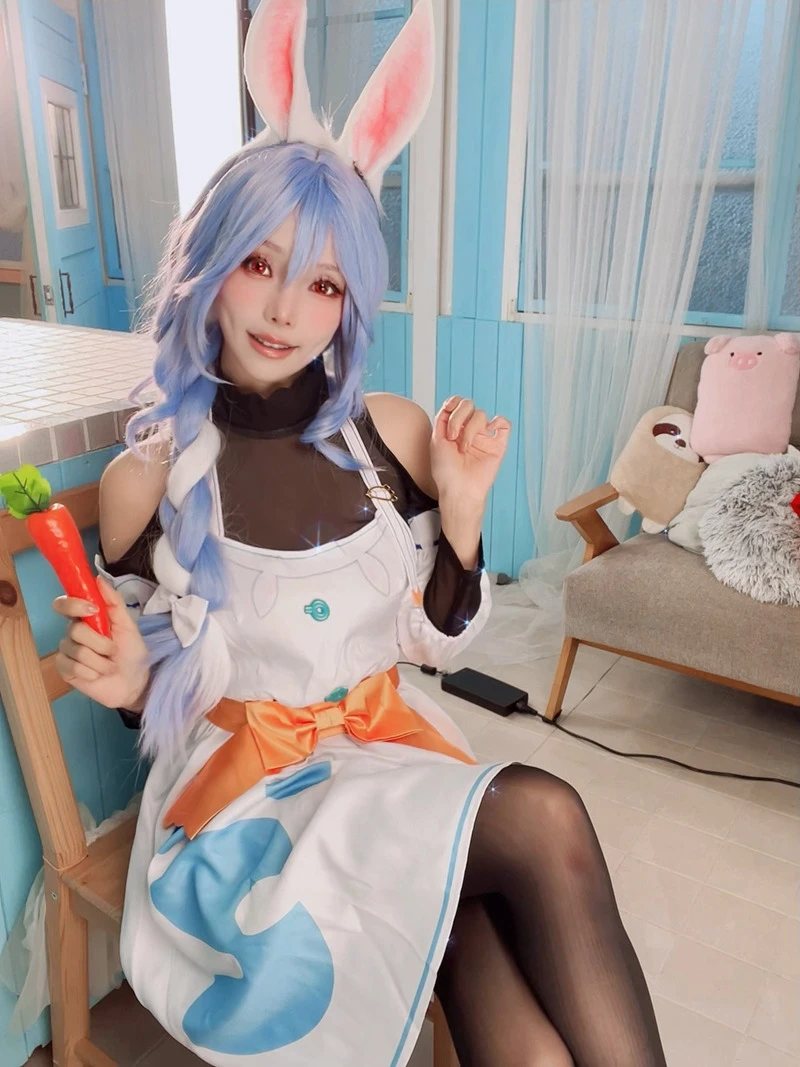 ElyEE子 Usada Pekora Mama [18P+3V-44MB]