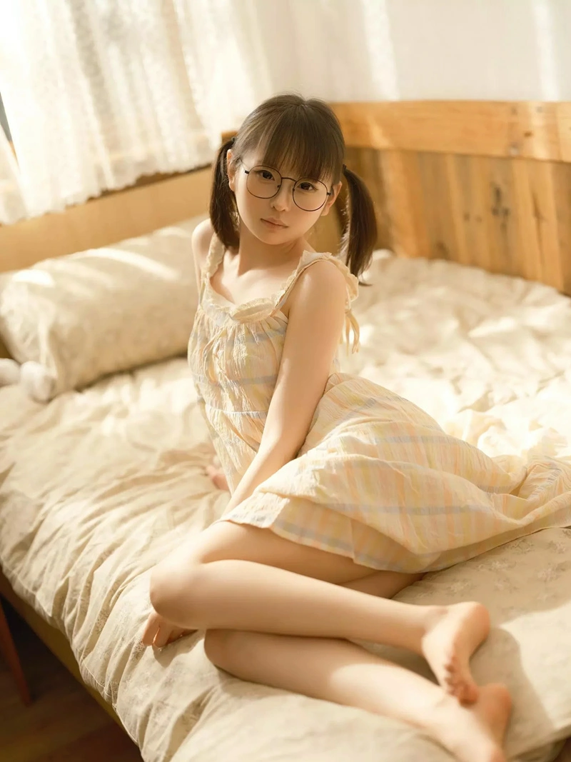 幼水铃衣 晨醒 [64P-165MB]