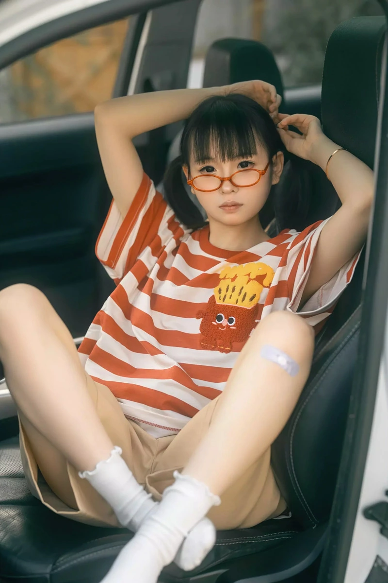 幼水铃衣 周末郊游 [62P-144MB]
